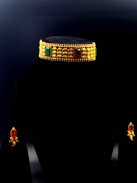 Classic Vintage Gold Choker – Girly Gadgets