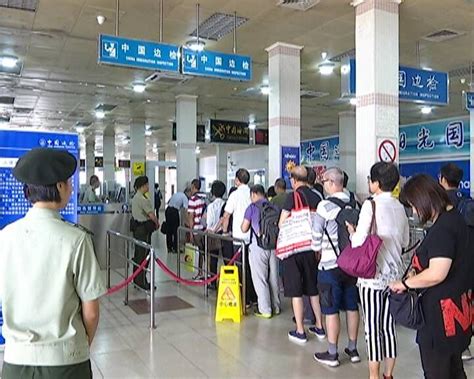 江门鹤山港： 公民出入境排队通关不超过20分钟