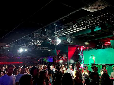 15 LA Bars Where You Can Dance - Los Angeles - The Infatuation