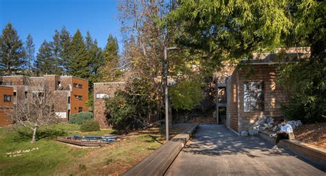 Oakes College – Housing