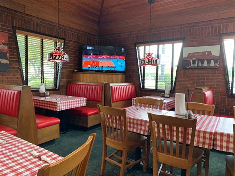 The Retrologist's Guide to Pizza Hut Classics