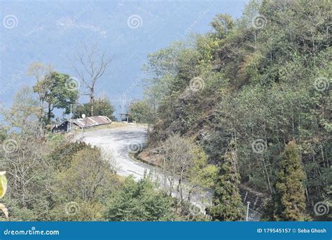 Hilly Street in Darjeeling, West Bengal Editorial Photography - Image of kanchenjunga, center ...