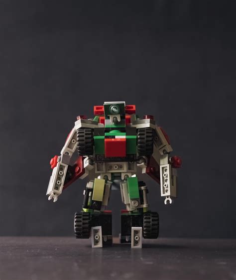 LEGO Transformer That Transforms 的图像结果