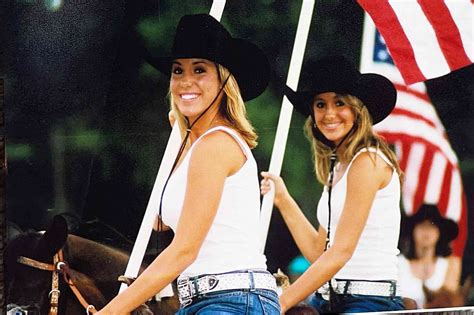 All About Lainey Wilson's Sister Janna Wilson Sadler