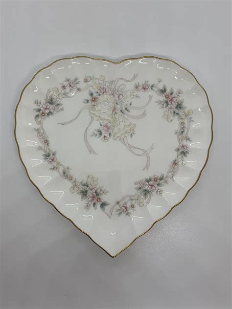 Mikasa Heart Shaped Dish Fx024 Forever Love (approx 20cm wide ...