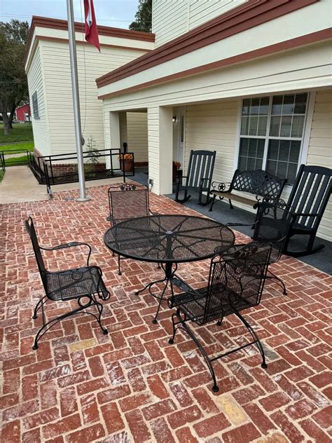 Our Facility | Shiner Funeral Home