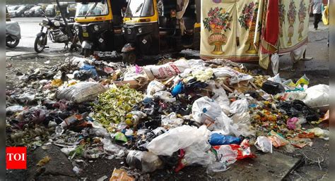 Stop Throwing Garbage on the Streets! - Times of India