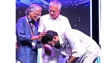 CM Pinarayi Vijayan advocates for unrestricted opportunities for women ...