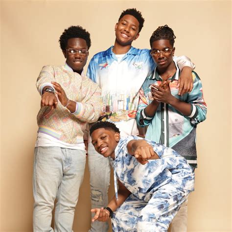 How Many Kids Does Wanya Morris Have? - Classified Mom