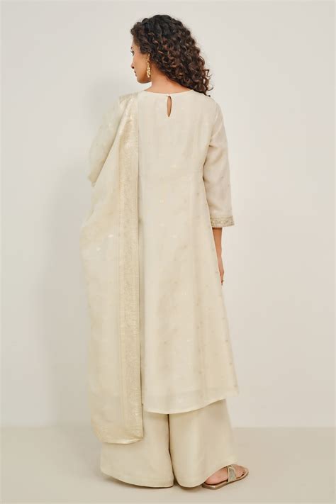Buy Niva Ivory Kurta Set Online In India at Global Desi F25H1263P_IVORY