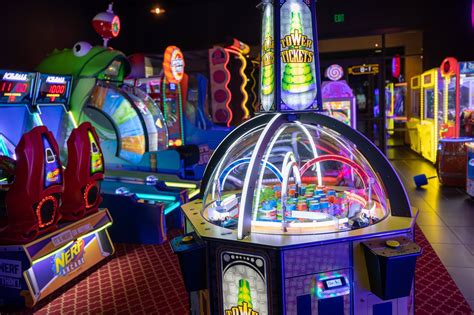 Movie Showtimes & Tickets | Red Oak 12 — B & B Theatres