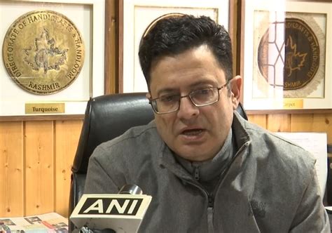 Kashmiri artisan keeps centuries old 'Pulhoor' tradition alive with ...