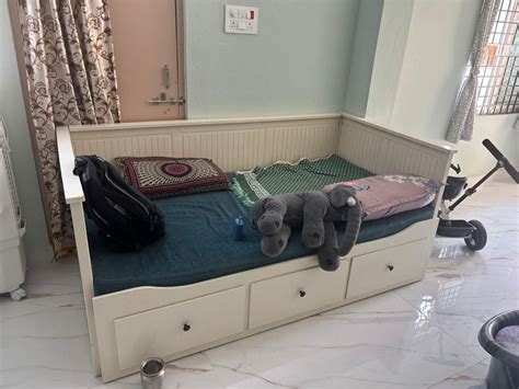 Beds & Wardrobes in Furniture - Buy & Sell Used Items | SecondHandBazaar