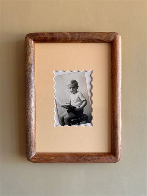 Solid Wood Wiggle-Cut Photo Frame – HASTKALA