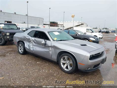 2C3CDZAG5JH286611 DODGE CHALLENGER SXT - View history and price at ...