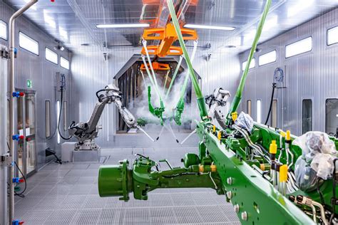 John Deere modernisiert Traktorenwerk mit neuer Lackieranlage ...