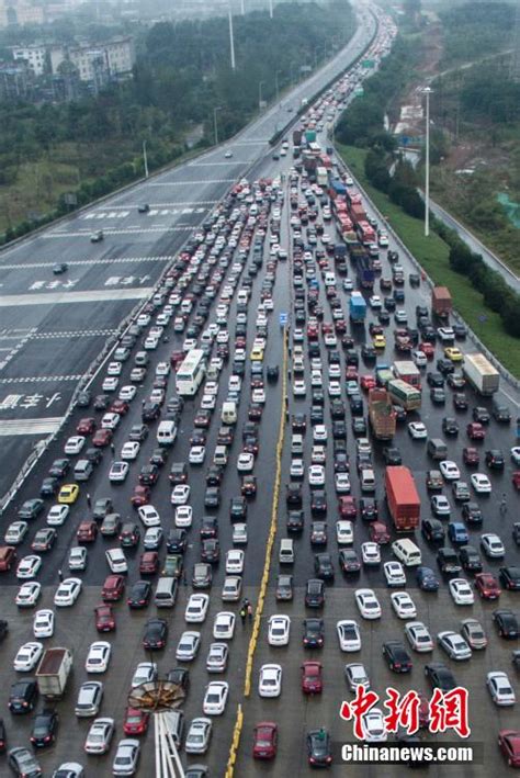 国庆最堵的5条高速，每条都是人山人海，2小时的车程变10小时|堵车|人山人海|车程_新浪新闻