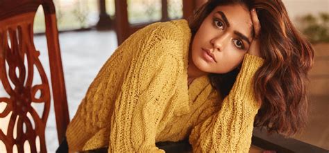 Mrunal Thakur Shares Her Biggest Fear, Says ‘Am Okay With BF Using ...