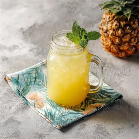Pineapple Coconut Water – 1 Simple Drink With Great Benefits