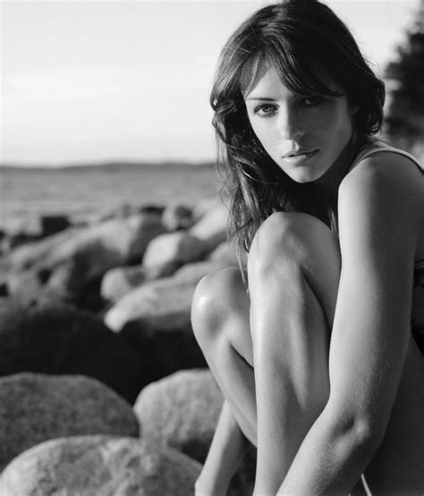 1366x1600 Elizabeth Hurley Images 1366x1600 Resolution Wallpaper, HD ...