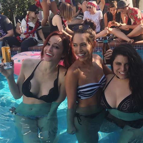 Jaclyn Glenn | Scrolller