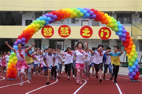 湖南娄底九小举行一年级新生入学礼 同走智慧门