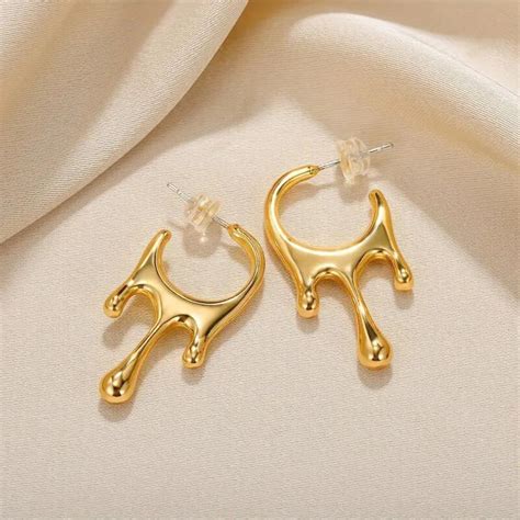 Salve Drip Melting Liquid Half Hoop Gold Earrings