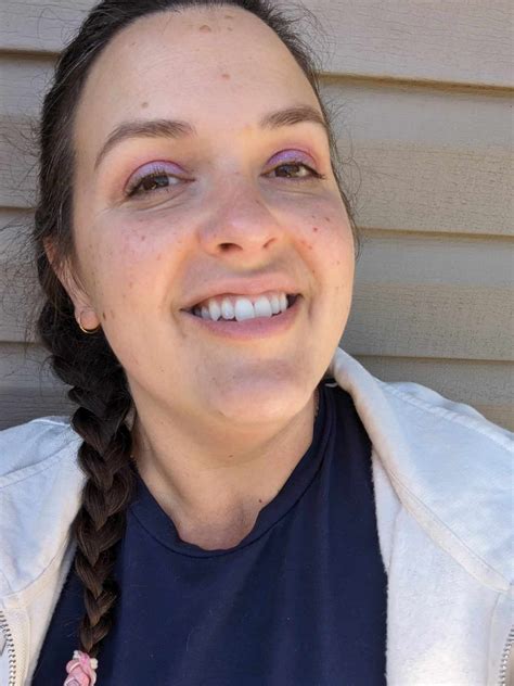 Happy Monday from the porch! 35f : r/selfies