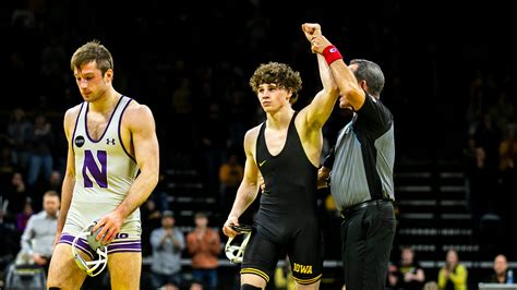 Iowa vs. Northwestern wrestling results analysis as Hawkeyes win 27-9