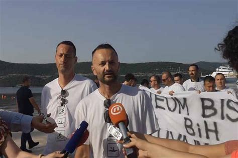 Neumljani održali mirni prosvjed, s njima bio načelnik – Hercegovina.in