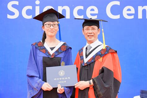 2020届硕士研究生毕业照-西安交通大学医学部
