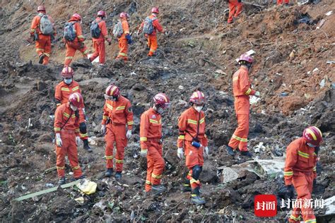 直击MU5735坠机现场：千人连夜搜救，通讯、电力、照明等救援保障陆续就位|广西_新浪新闻