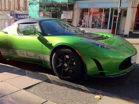 2011 Tesla Roadster Sport 2.5: First Drive Review