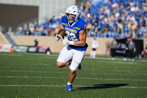 Isaiah Davis' Draft Profile | South Dakota State, RB Scouting Report