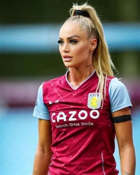 Una jugadora del Aston Villa rechazó una gran suma de dinero que le ofreció el rival de OnlyFans