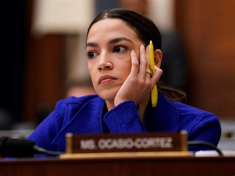 AOC Politician 的图像结果