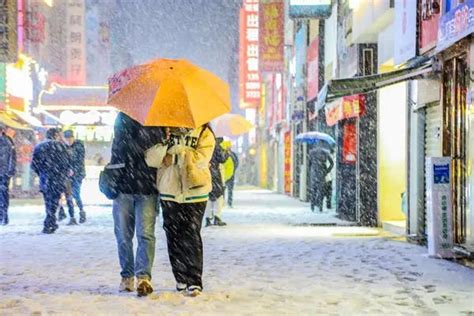 郑州为何突然降雪？有没有人工增雪？省气象台专家回应__财经头条