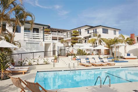 https://media.cntraveler.com/photos/5c004a82667f342d8f7735c6/master/w_1600%2Cc_limit/Hotel-Joaquin__2018_Pool-final.jpg?utm_source=chatgpt.com