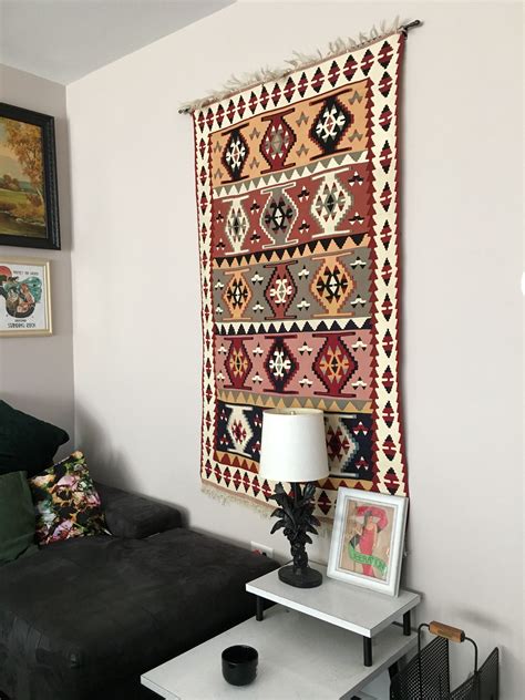 How to 3 easy ways to hang a rug on the wall – Artofit