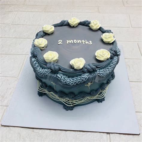 Vintage Grey Floral Cake – Bento Cakes Noida