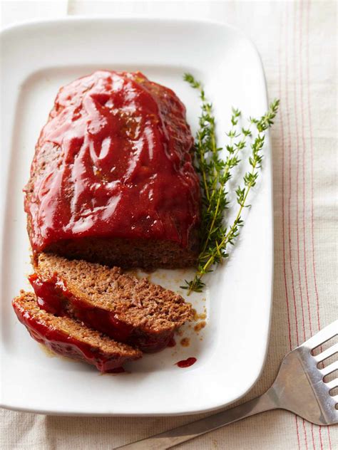 Here's the Internal Temperature That Means Your Meatloaf Is Done