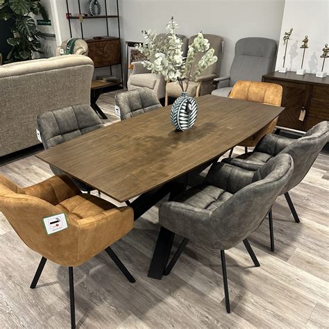 Nevada dining table - Kingsbury Furniture
