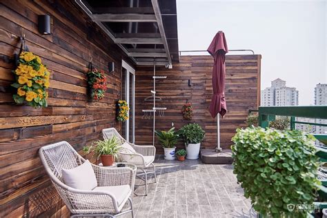 别墅现代顶层露天阳台装修效果图 – 设计本装修效果图