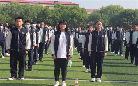 东风中学举行2020届毕业生典礼-沧州市教育局石油分局