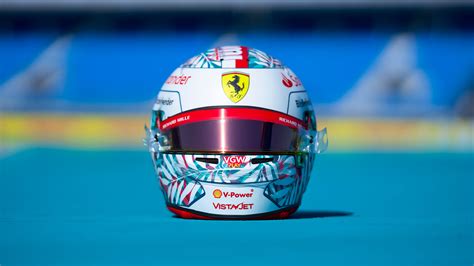 Scuderia Ferrari Formula 1 Helmets Leclerc Ferrari® Mini Replica