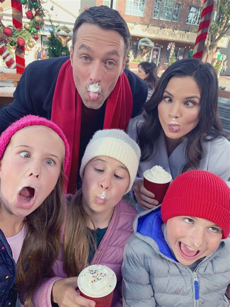 Christmas with the Darlings (2020)