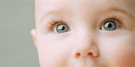 小孩频繁眨眼怎么办（孩子总是不停地眨眼睛？家长要警惕这6大诱因，有可能是疾病） | 说明书网