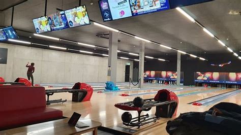 THE BOWLING HOTEL (Signy-Grens) - Specialty Hotel Reviews, Photos, Rate ...