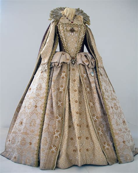 Elizabeth I costume | Elizabethan fashion, Historical dresses ...