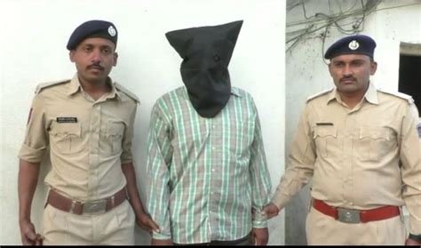 The driver of Ashadeep school bus in Sarthana killed the conductor ...